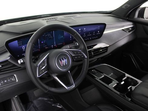 Used 2025 Buick Enclave Preferred FWD image 17