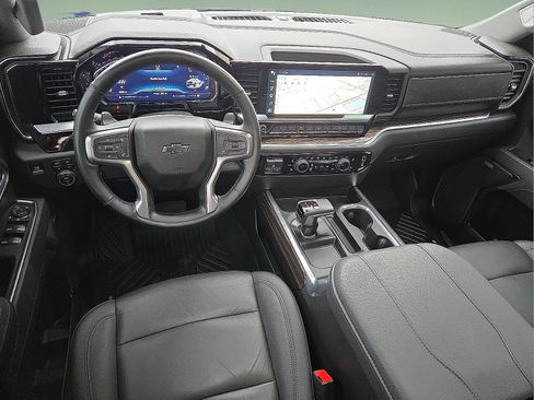 Used 2025 Chevrolet Silverado 1500 LT Trail Boss w/ Convenience Package II AWD/4WD image 11
