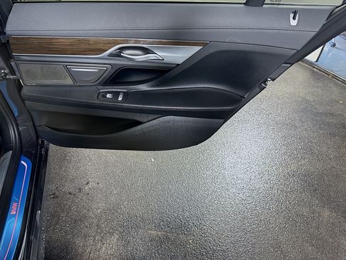 Used 2022 BMW 740i RWD image 28