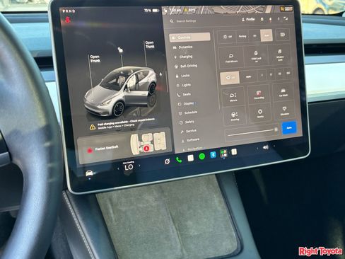 Used 2025 Tesla Model Y Performance AWD/4WD image 27
