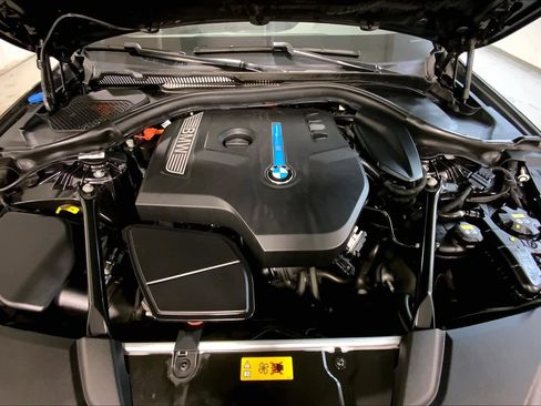 Used 2018 BMW 530e xDrive image 31