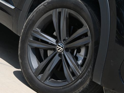 Used 2021 Volkswagen Atlas SE w/ Towing Package AWD/4WD image 10