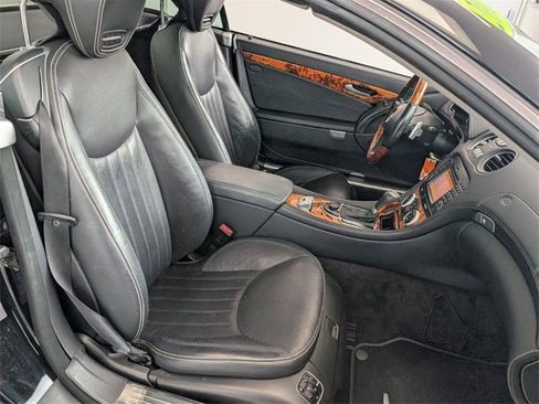 Used 2011 Mercedes-Benz SL 550 image 13