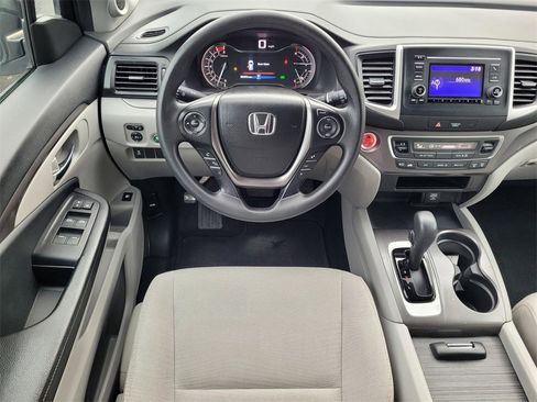 Used 2017 Honda Pilot LX image 10