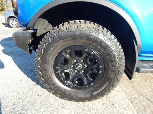 Used 2023 Ford Bronco Wildtrak image 10