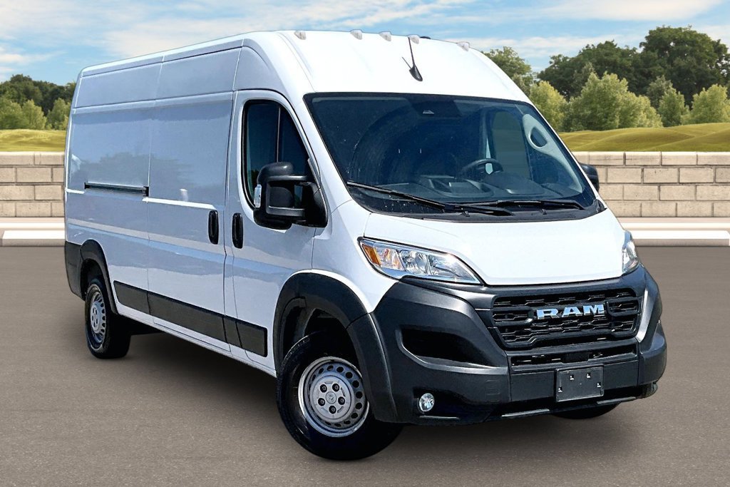 Used 2025 RAM ProMaster 2500 w/ Convenience Group FWD image 2