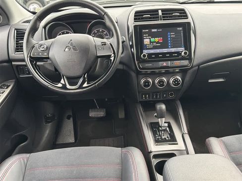 Used 2024 Mitsubishi Outlander Sport SE image 19