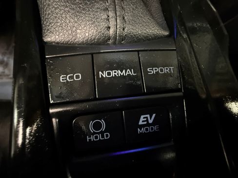 Used 2025 Toyota Camry LE FWD image 20