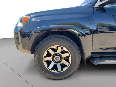 Used 2015 Toyota 4Runner SR5 RWD image 9