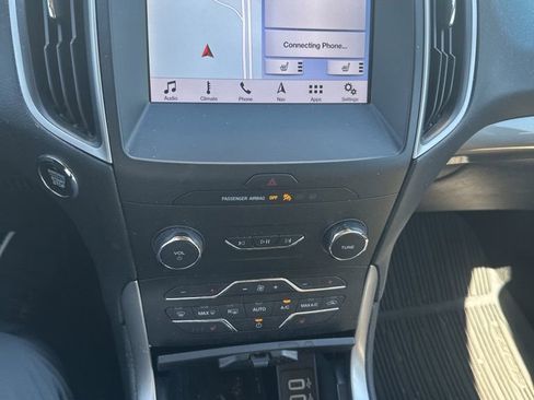 Used 2019 Ford Edge SEL w/ Equipment Group 201A FWD image 18