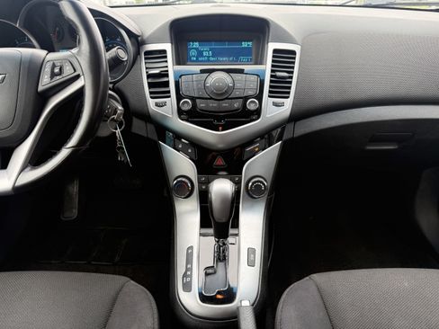 Used 2014 Chevrolet Cruze LT FWD image 21