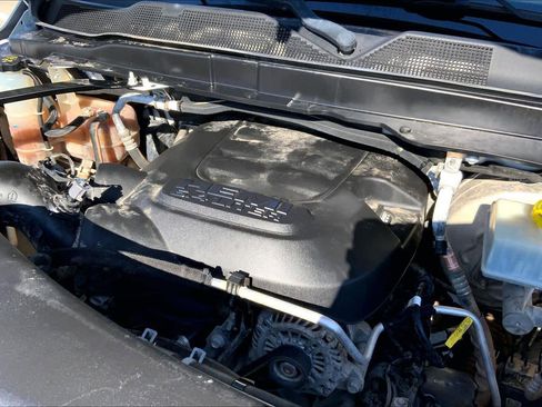 Used 2020 RAM 2500 Tradesman w/ Chrome Appearance Group image 32
