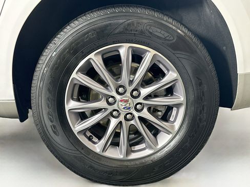 Used 2024 Buick Enclave Premium image 11