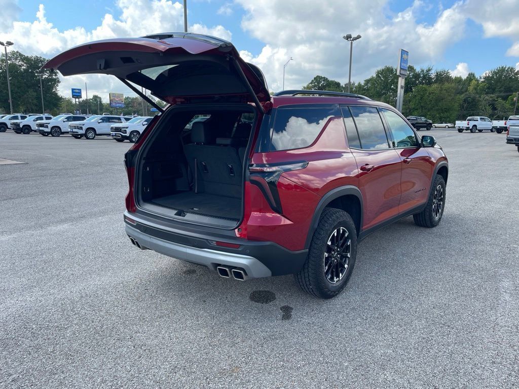 Used 2024 Chevrolet Traverse Z71 w/ LPO, Floor Liner Package AWD/4WD image 38