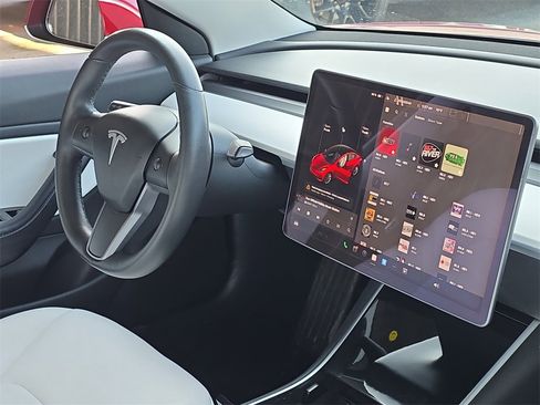 Used 2019 Tesla Model 3 Standard Range Plus image 16