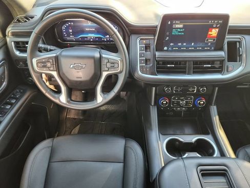 Used 2023 Chevrolet Suburban Z71 w/ Luxury Package AWD/4WD image 27