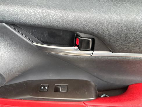 Used 2021 Toyota Camry XSE FWD image 21