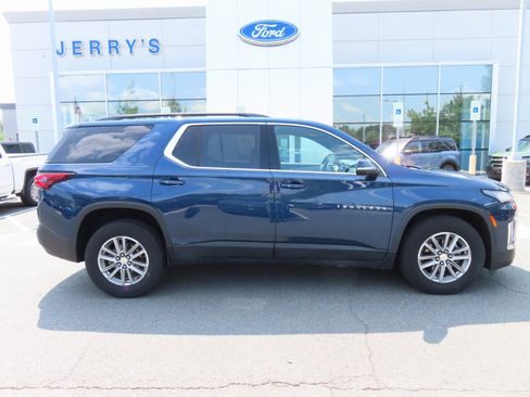 Used 2022 Chevrolet Traverse LT image 4