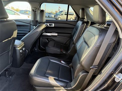 Certified 2022 Ford Explorer XLT w/ Equipment Group 202A image 9