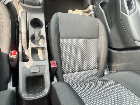 Used 2024 Nissan Versa S FWD image 39