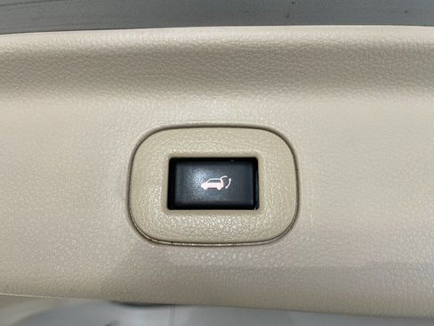 Used 2012 Nissan Quest SL image 28