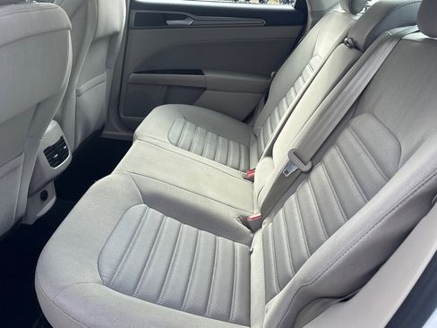 Used 2017 Ford Fusion SE image 10