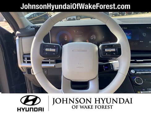Used 2024 Hyundai Santa Fe SEL FWD image 17