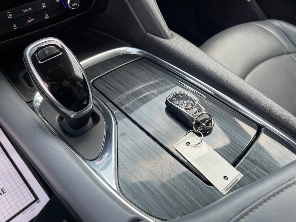 Used 2021 Buick Enclave Essence FWD image 24