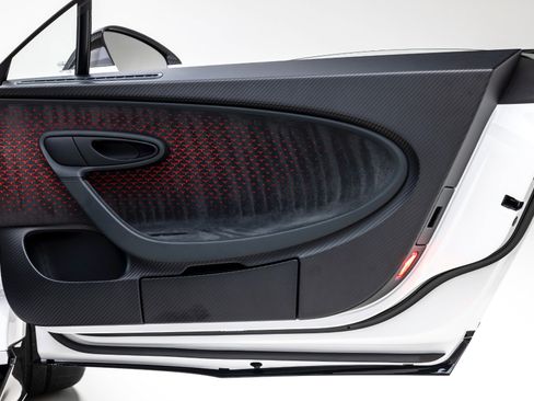 Used 2021 Bugatti Chiron Pur Sport image 40