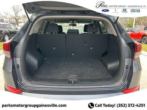 Used 2017 Hyundai Tucson SE image 12