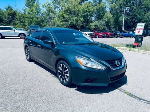 Used 2016 Nissan Altima 2.5 S w/ Power Driver Seat Package FWD image 9