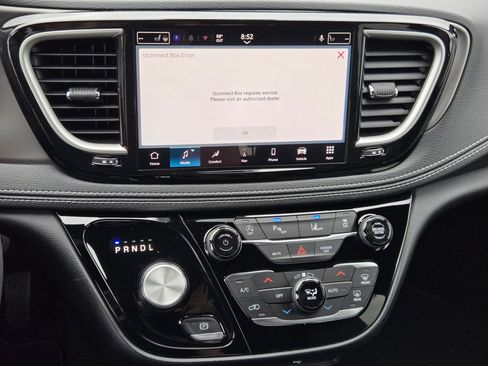 New 2027 Chrysler Pacifica Select FWD image 30