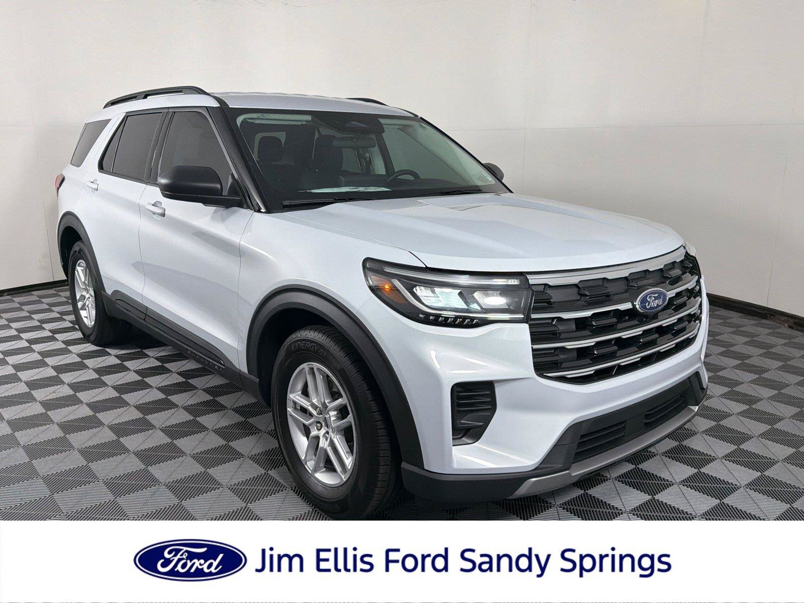 Used 2026 Ford Explorer Active RWD image 1