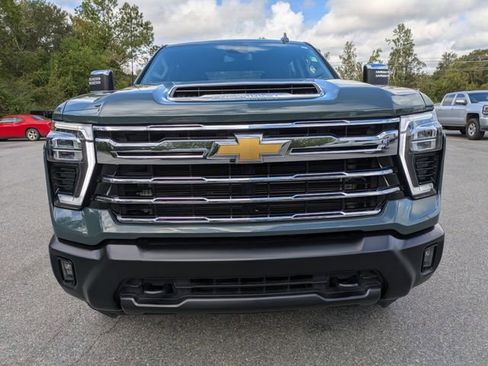 Used 2025 Chevrolet Silverado 2500 LTZ w/ LTZ Convenience Package image 9