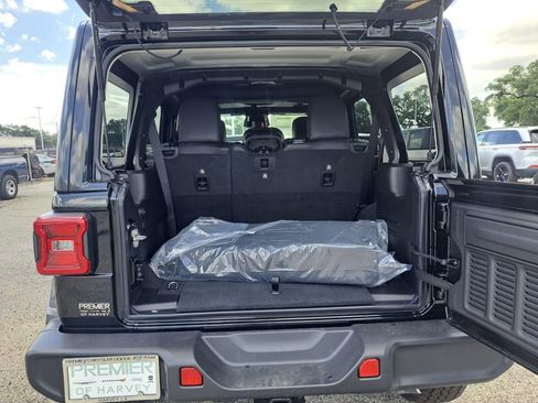 New 2025 Jeep Wrangler Unlimited Sahara AWD/4WD image 22