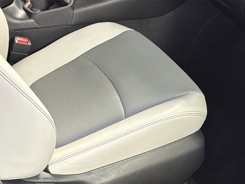 Used 2020 Toyota RAV4 Limited image 12