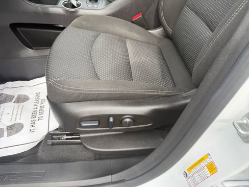 Used 2023 GMC Terrain SLE w/ Driver Convenience Package AWD/4WD image 13