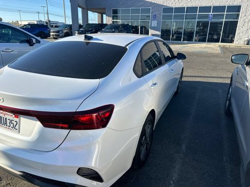 Certified 2024 Kia Forte LXS w/ LXS Technology Package FWD image 9