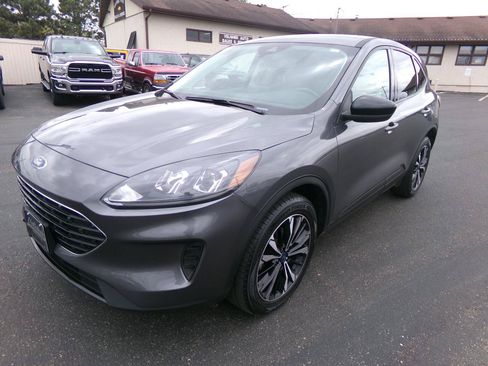 Used 2022 Ford Escape SE w/ SE Sport Appearance Package AWD/4WD image 7