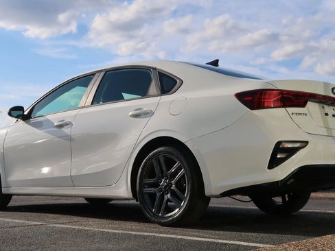Used 2019 Kia Forte S image 12