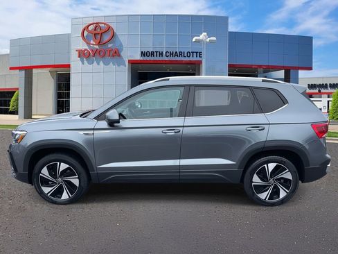 Used 2024 Volkswagen Taos SE image 6