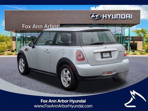 Used 2011 MINI Cooper Hardtop image 3