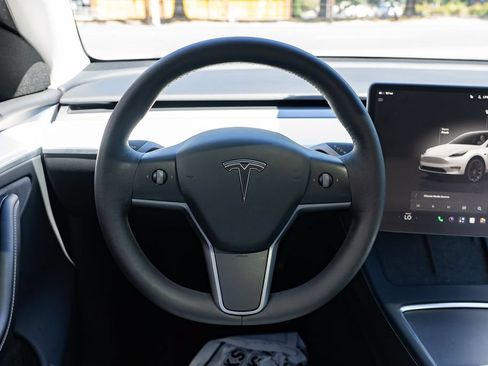 Used 2023 Tesla Model Y Long Range AWD/4WD image 12