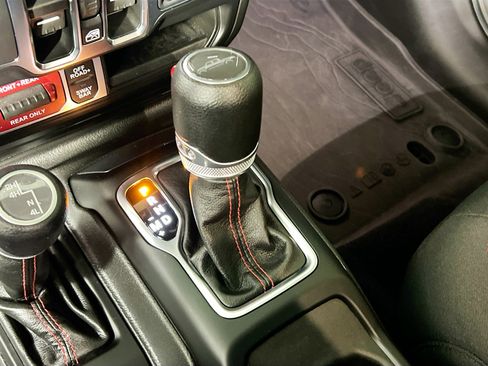 Used 2023 Jeep Gladiator Rubicon image 25