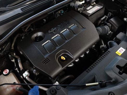 Used 2021 Toyota C-HR LE image 48