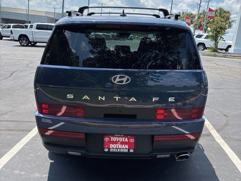 Used 2025 Hyundai Santa Fe SEL FWD image 6