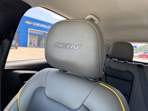 Used 2025 Chevrolet Trax ACTIV FWD image 28