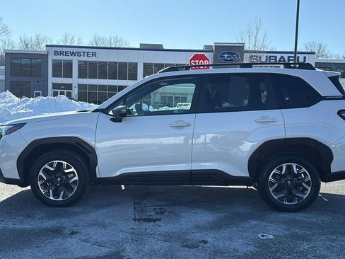 Used 2025 Subaru Forester Premium image 6