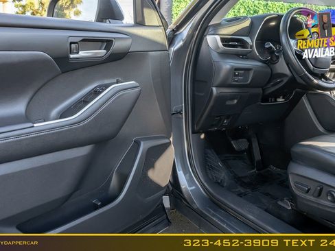 Used 2020 Toyota Highlander XLE image 11