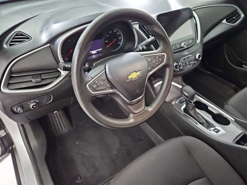 Used 2022 Chevrolet Malibu LT image 2
